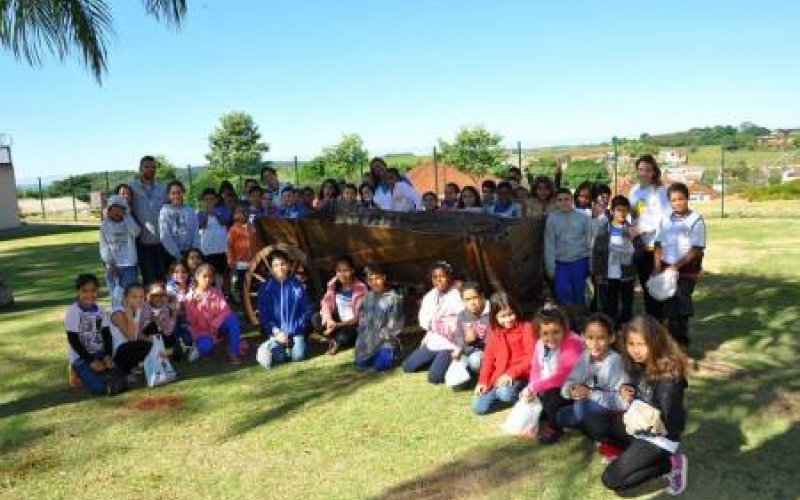 Escola Municipal visita o Museu do Café