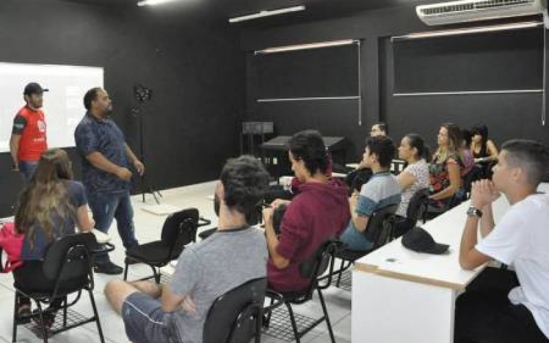 Início das aulas de Audiovisual