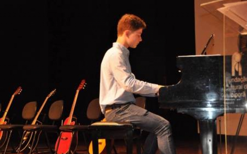 Recital com jovem alemão e alunos da Ceforma