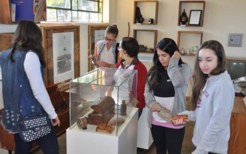 Escola de Londrina visita o Museu do Café de Ibiporã