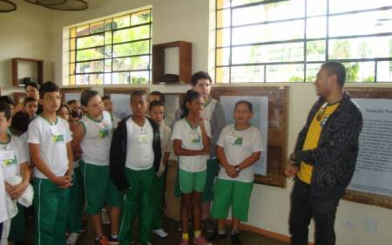 Alunos visitam o Museu do Café