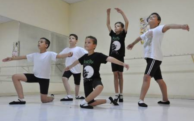 Dança para meninos e meninas. Sim, claro!