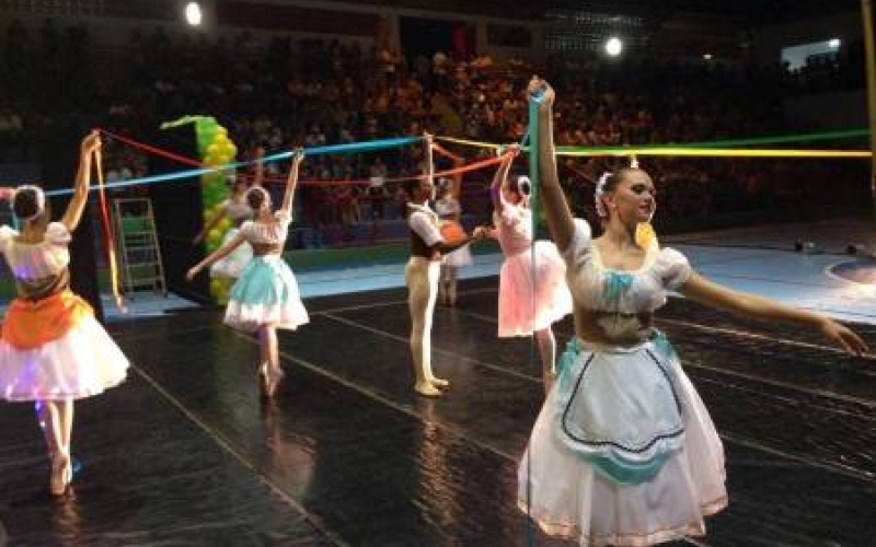 Ballet de Ibiporã se apresenta em Centenário do Sul