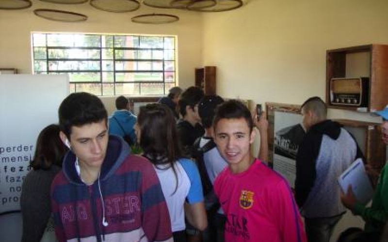 Visita de 50 alunos do Teothonio Vilela