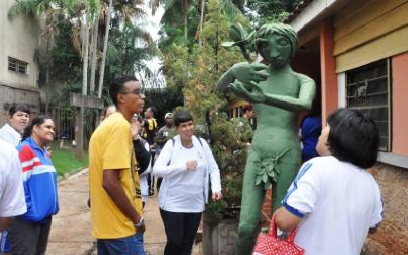 Alunos visitam Casa de Artes e Museu