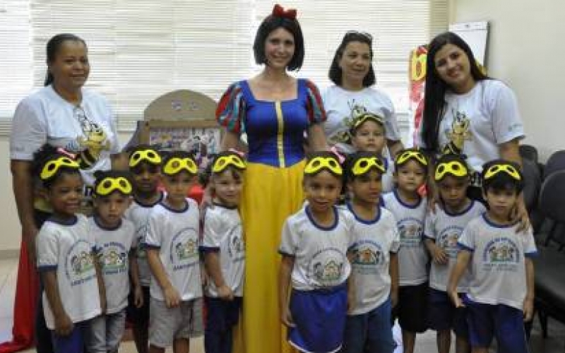 Escolas visitam Biblioteca de Ibiporã