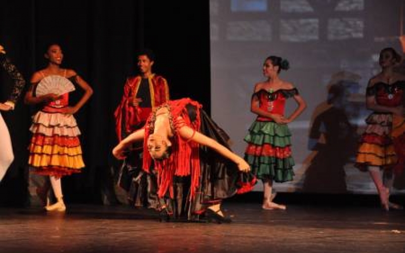 Confira as fotos de Dom Quixote, com a Escola de Ballet da SMCT