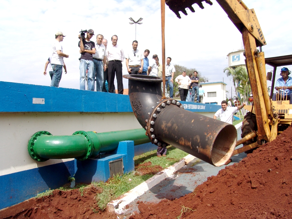 10 - Tubulação no SAMAE Aquifero Guarani - 2007