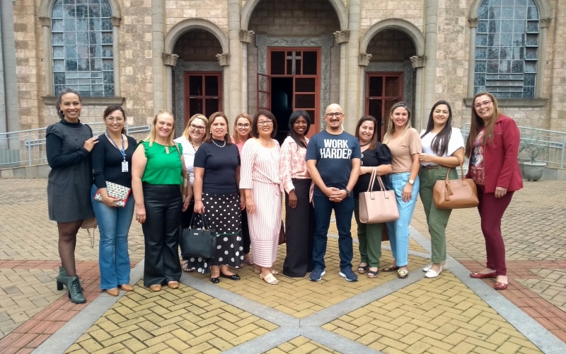 Professores de Araguari (MG) visitam pontos turísticos de Ibiporã