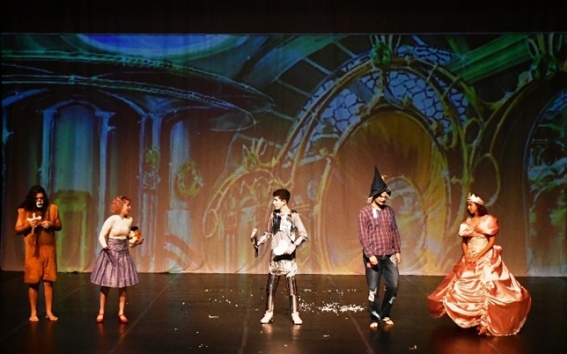 Alunos encenam “O Júri” e “O Mágico de Oz” no primeiro fim de semana do “Outubro em Cena”