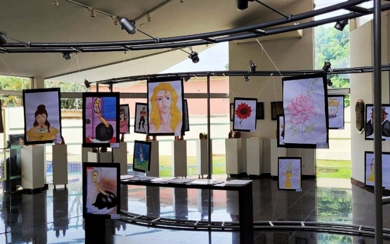 Exposição dos alunos de Artes Visuais da SMCT pode ser visitada até o dia 19/12