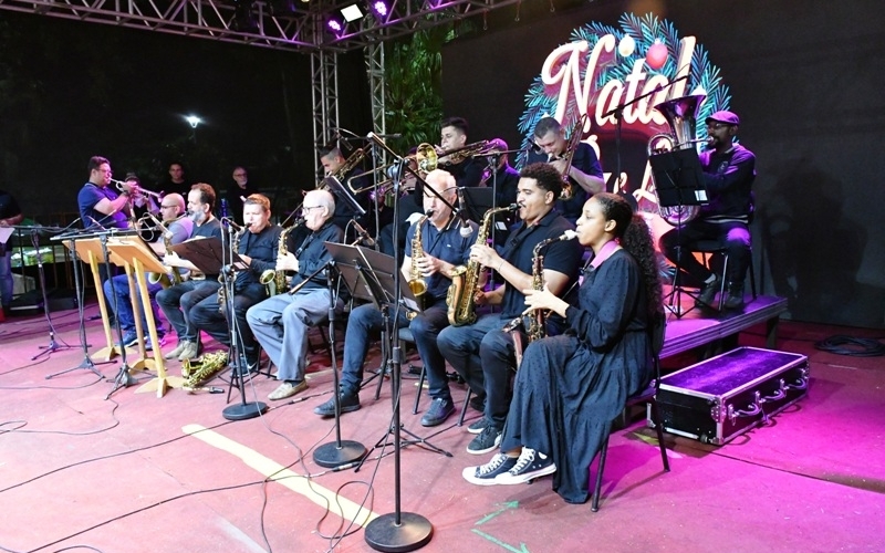 Banda Metais da Estação, Orquestra de Cordas e Coral do CCI abrilhantam Natal de Paz e Luz