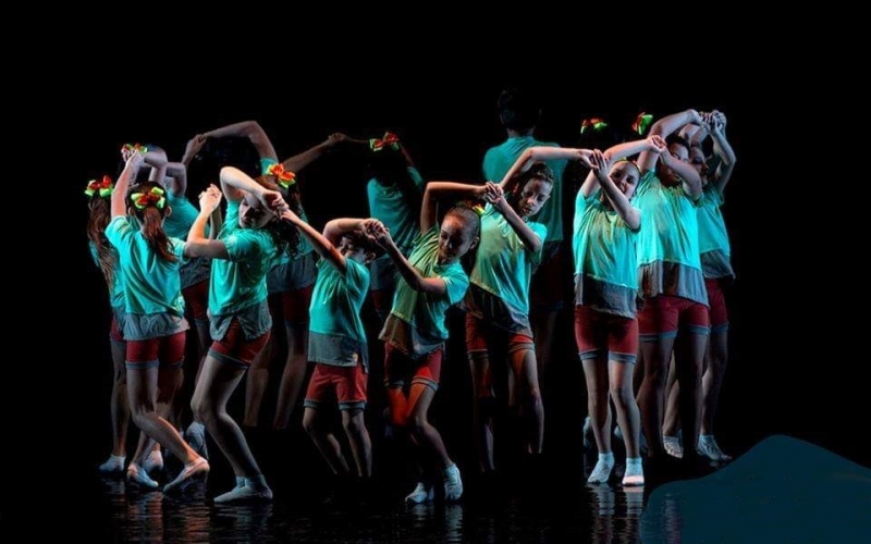 Bailarinos são premiados em festival de dança online