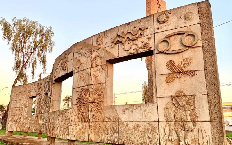 Prefeitura realiza melhorias no Monumento do Cinquentenário, obra de Henrique Aragão